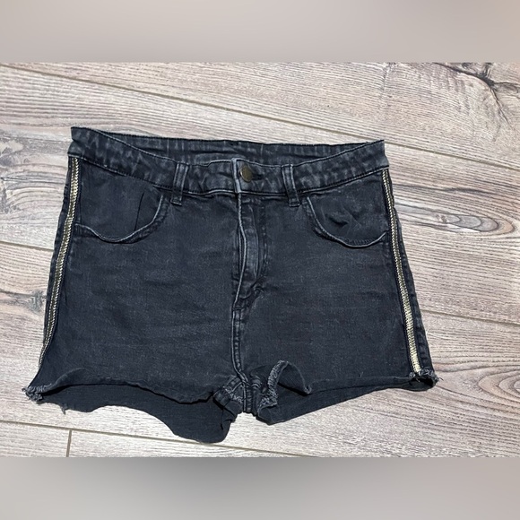 H&M girls gold stripe size 170 or 14 years shorts - Picture 1 of 2